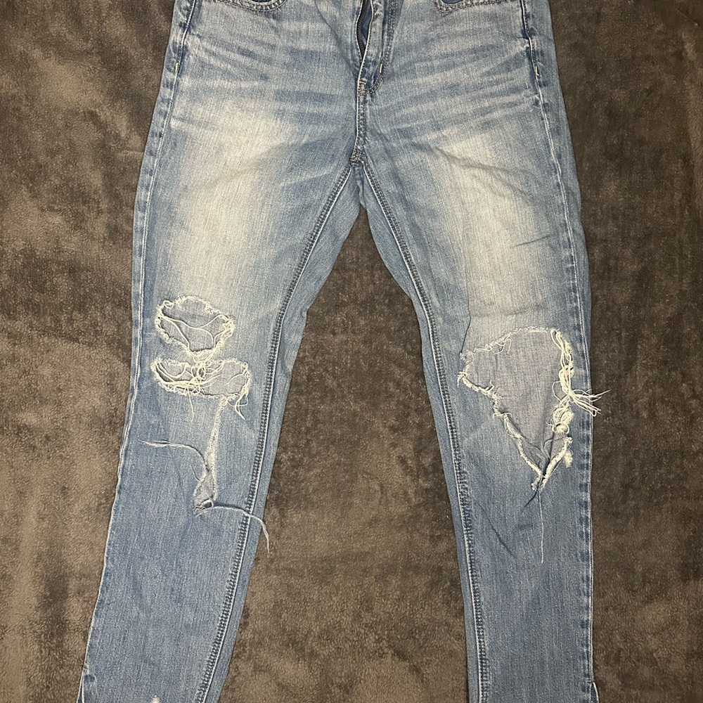 American Eagle Outfitters Light Blue Distressed Ankle Jeans